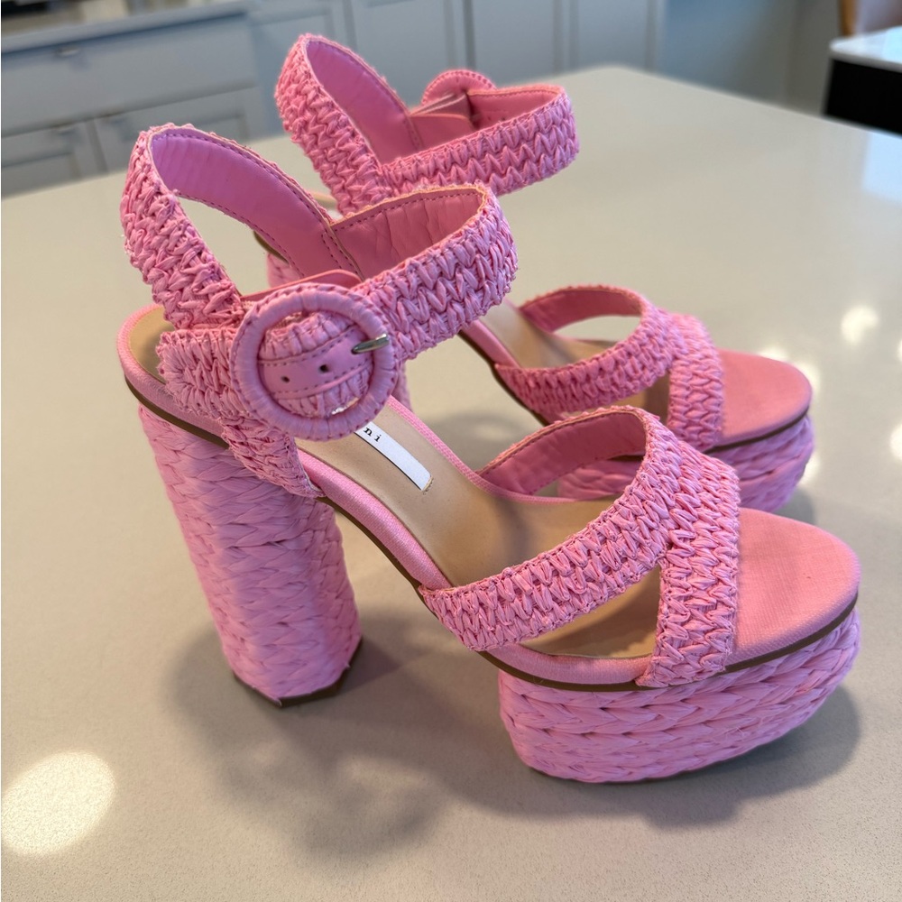 Gianni Bini Pelle Raffia Pink Woven Platform Sandals 8M